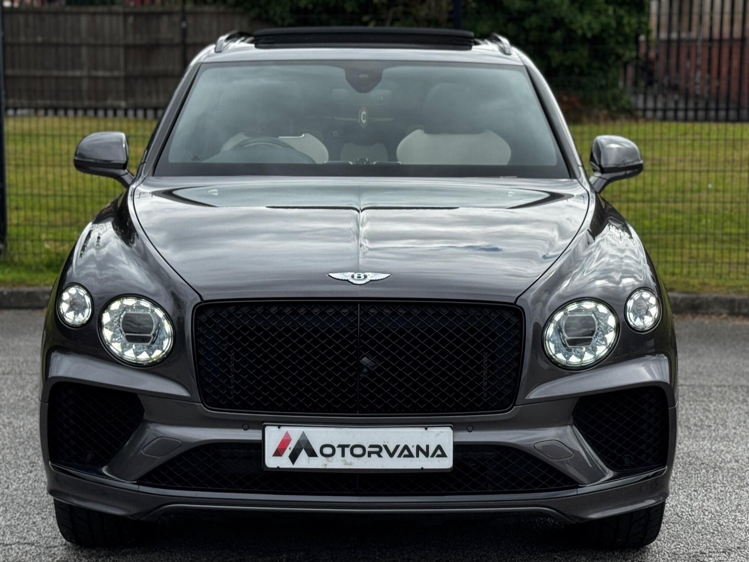 Used Bentley Bentayga 2023 for sale - 76562540: Photo 2