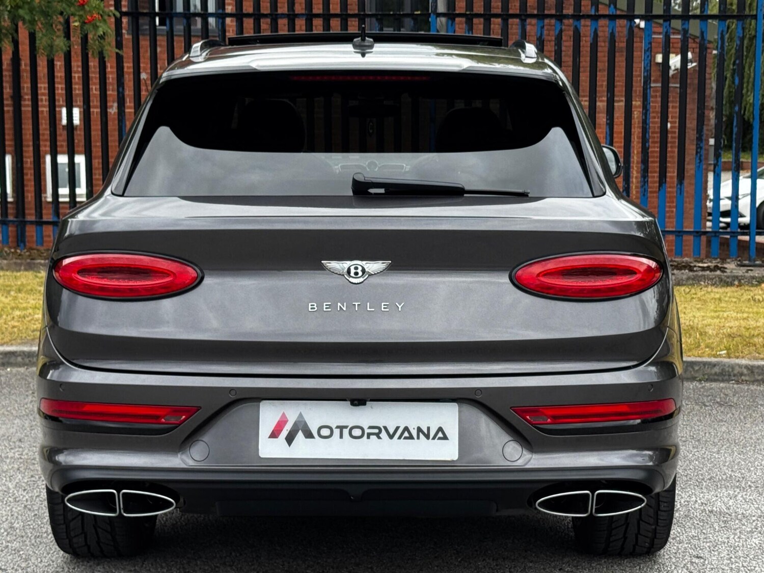 Used Bentley Bentayga 2023 for sale - 76562540: Photo 24