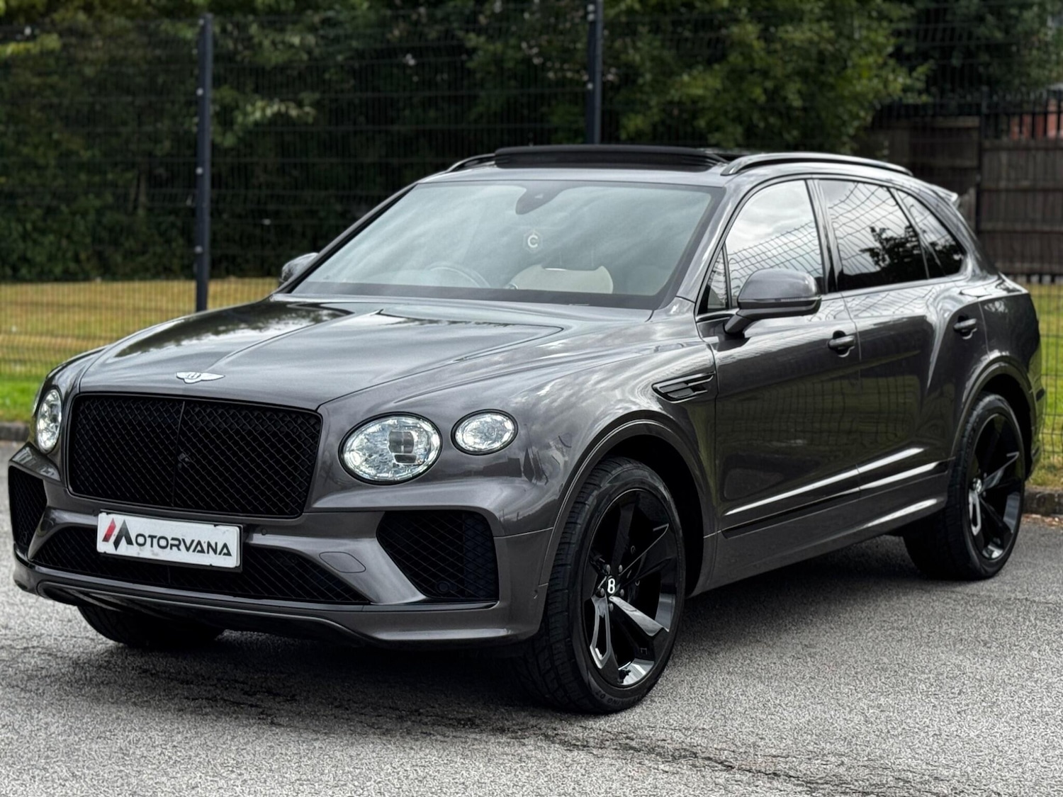 Used Bentley Bentayga 2023 for sale - 76562540: Photo 3