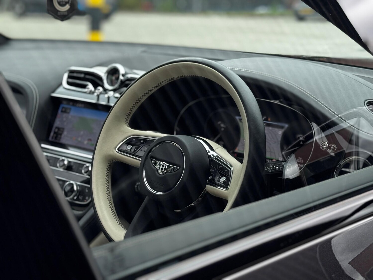 Used Bentley Bentayga 2023 for sale - 76562540: Photo 30