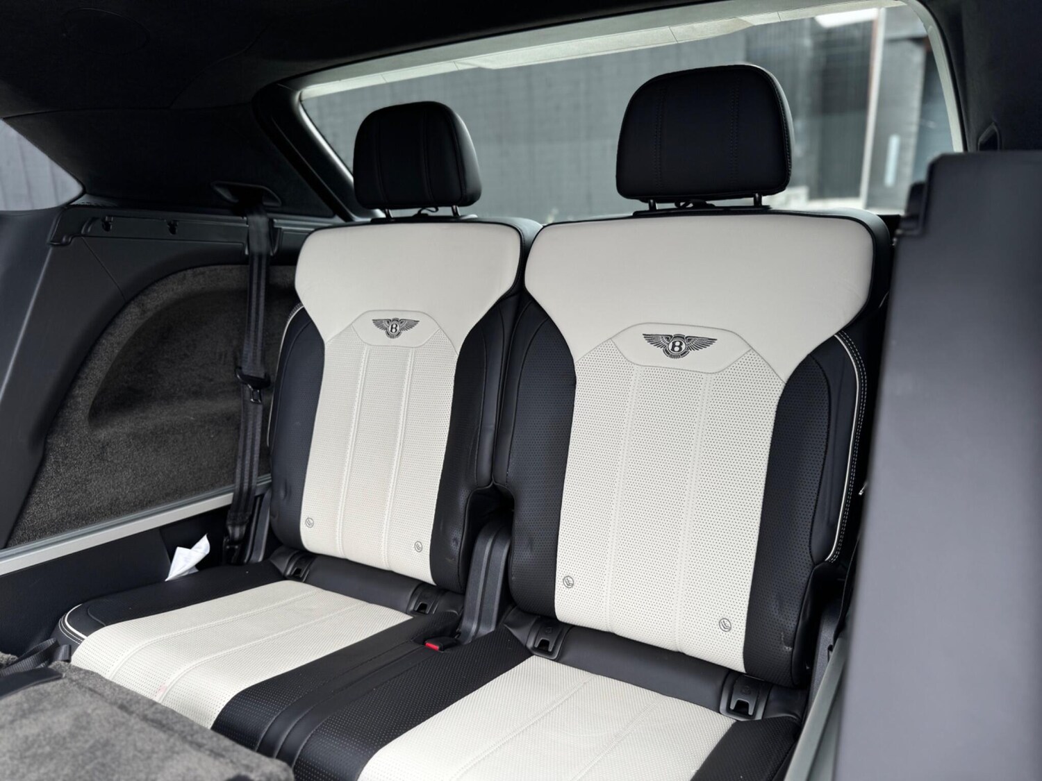 Used Bentley Bentayga 2023 for sale - 76562540: Photo 34