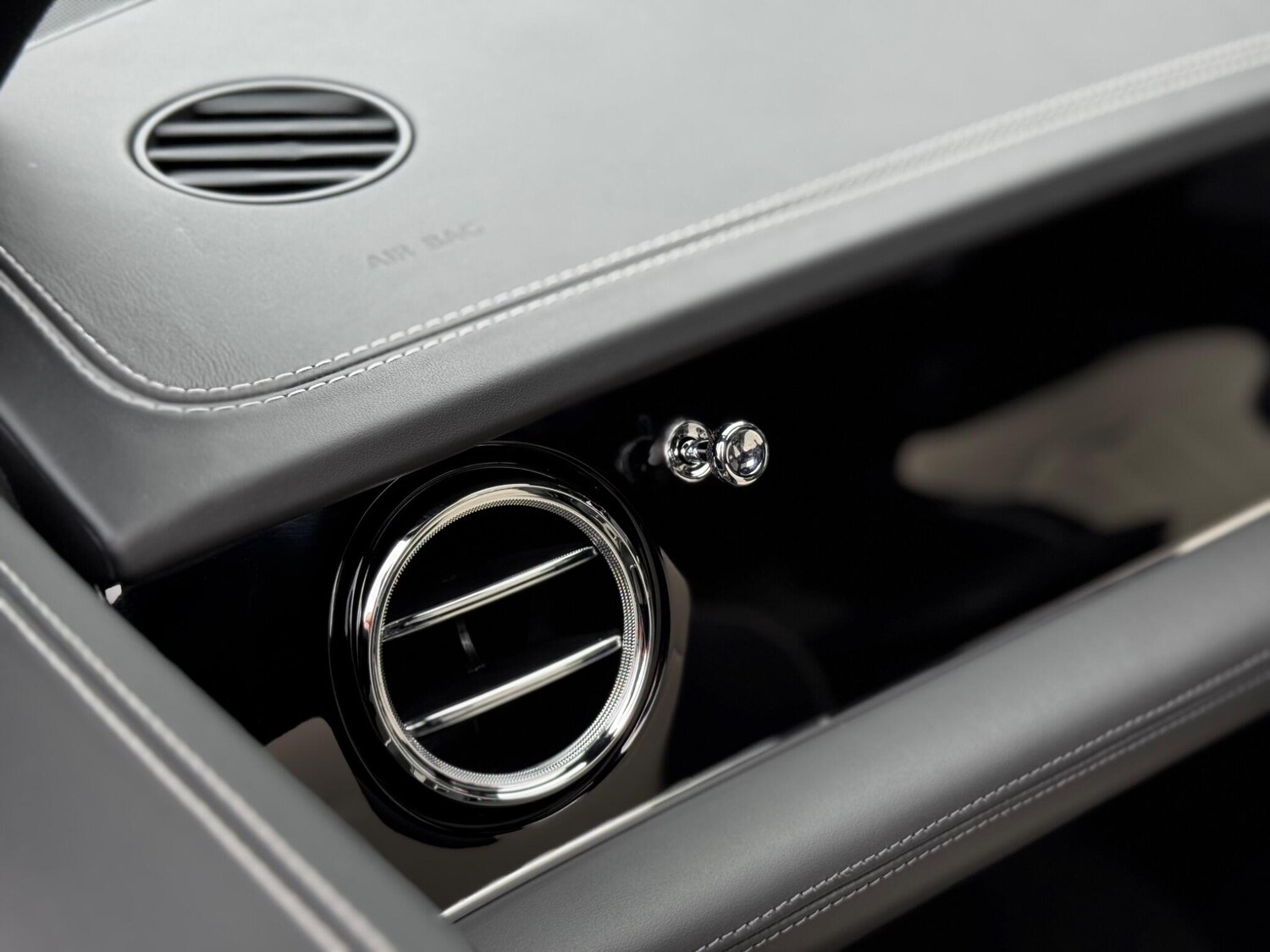 Used Bentley Bentayga 2023 for sale - 76562540: Photo 38