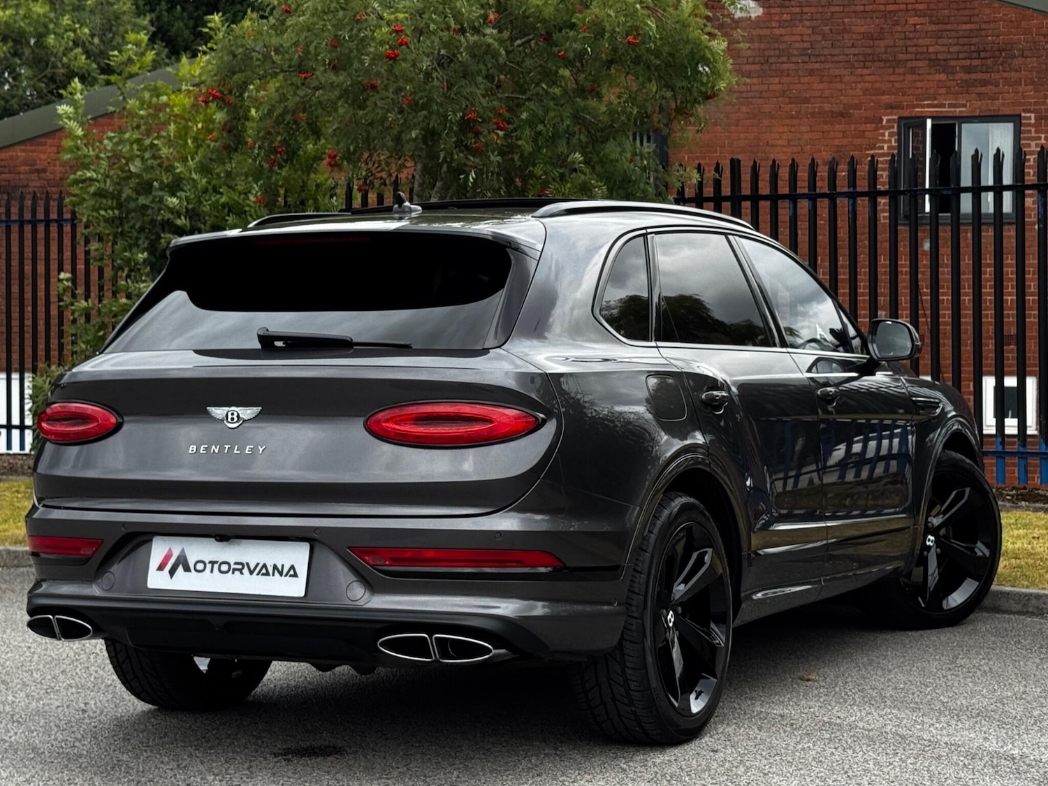 Used Bentley Bentayga 2023 for sale - 76562540: Photo 4