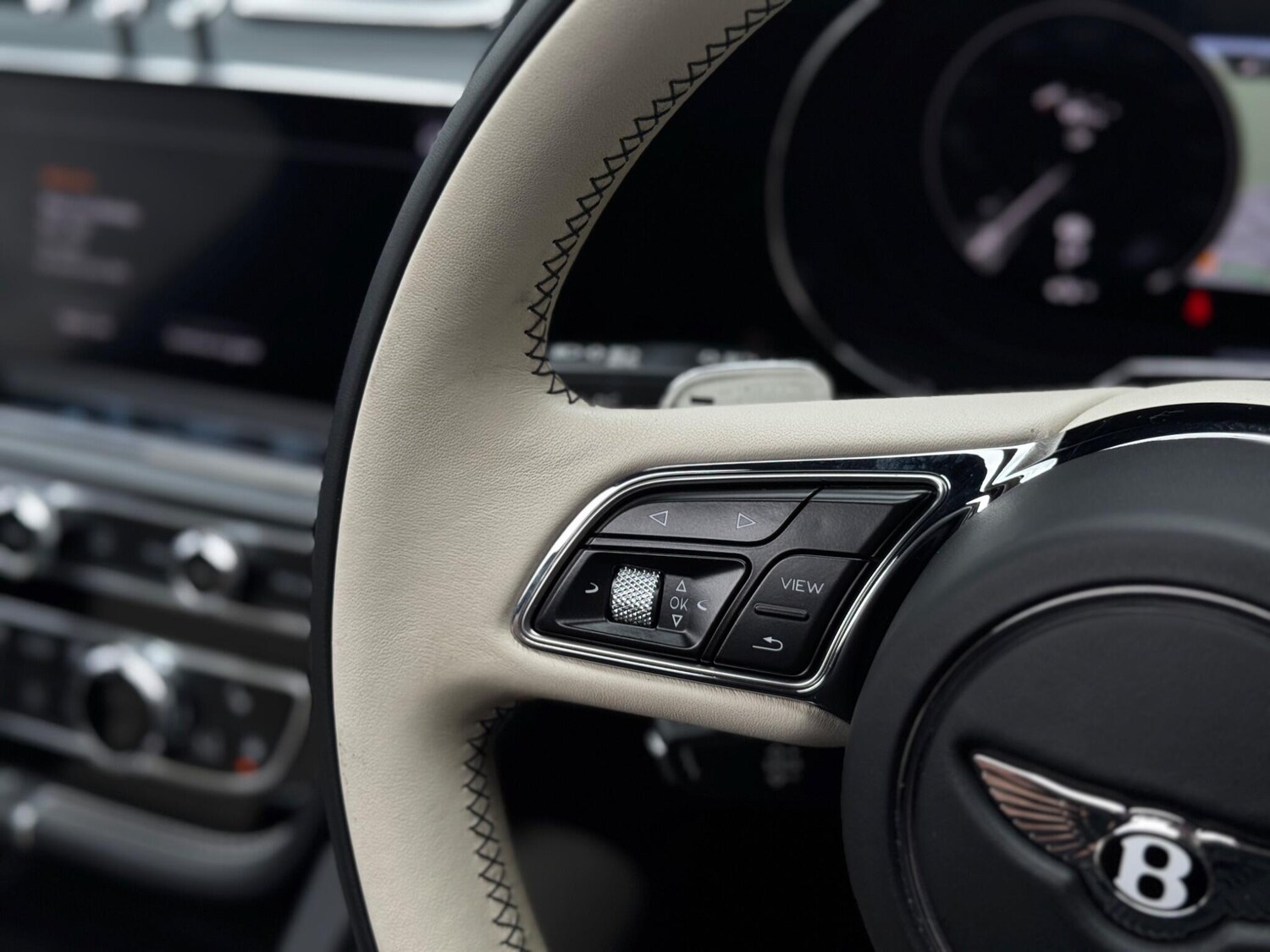 Used Bentley Bentayga 2023 for sale - 76562540: Photo 45