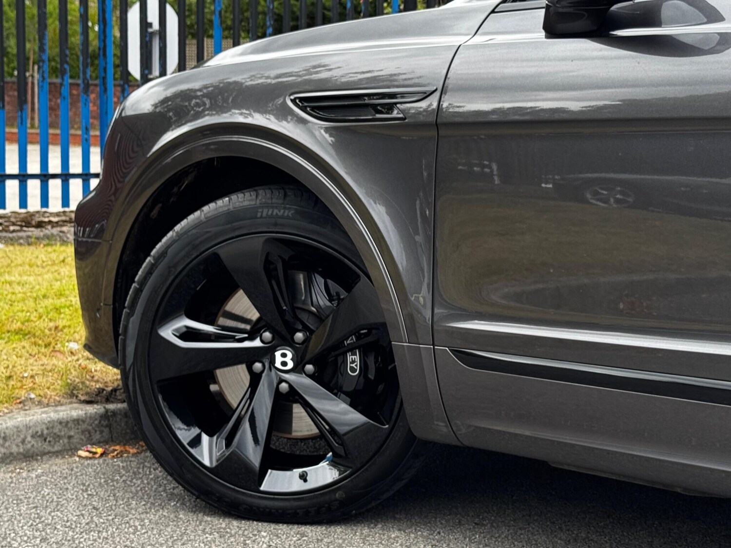 Used Bentley Bentayga 2023 for sale - 76562540: Photo 49