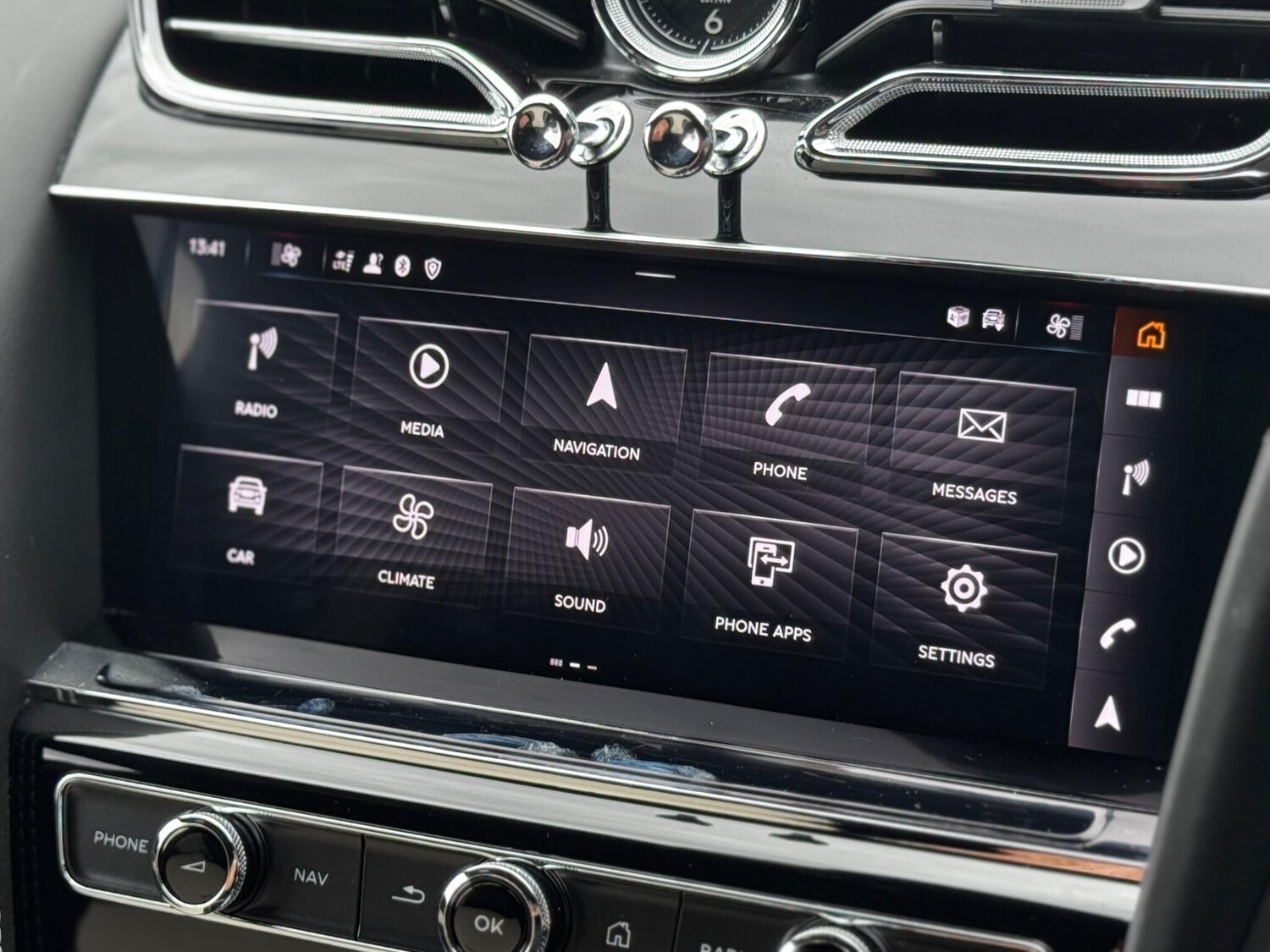 Used Bentley Bentayga 2023 for sale - 76562540: Photo 52