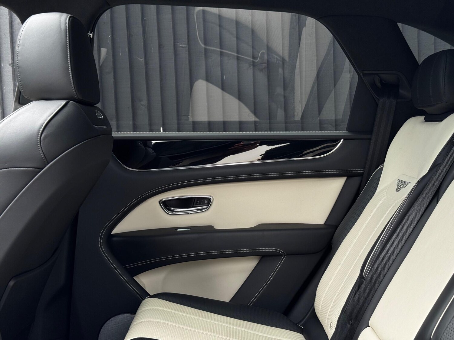 Used Bentley Bentayga 2023 for sale - 76562540: Photo 77