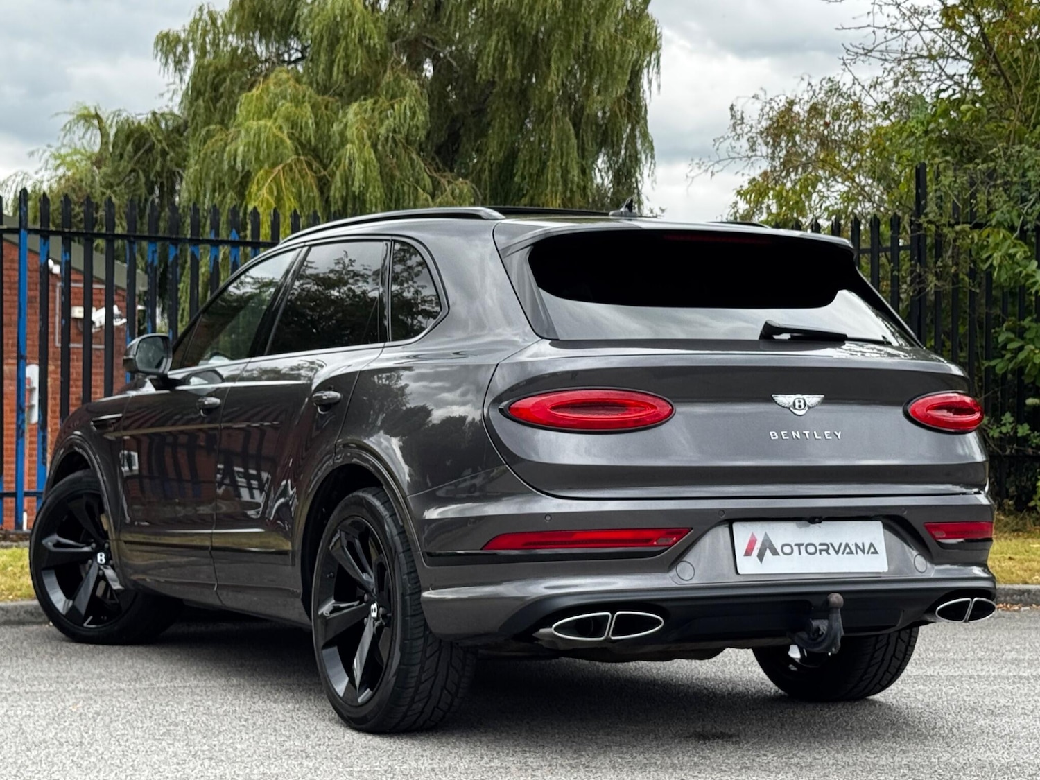 Used Bentley Bentayga 2023 for sale - 76562540: Photo 9