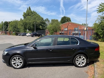 Used Skoda Superb 2013 for sale - 79553736: Photo
