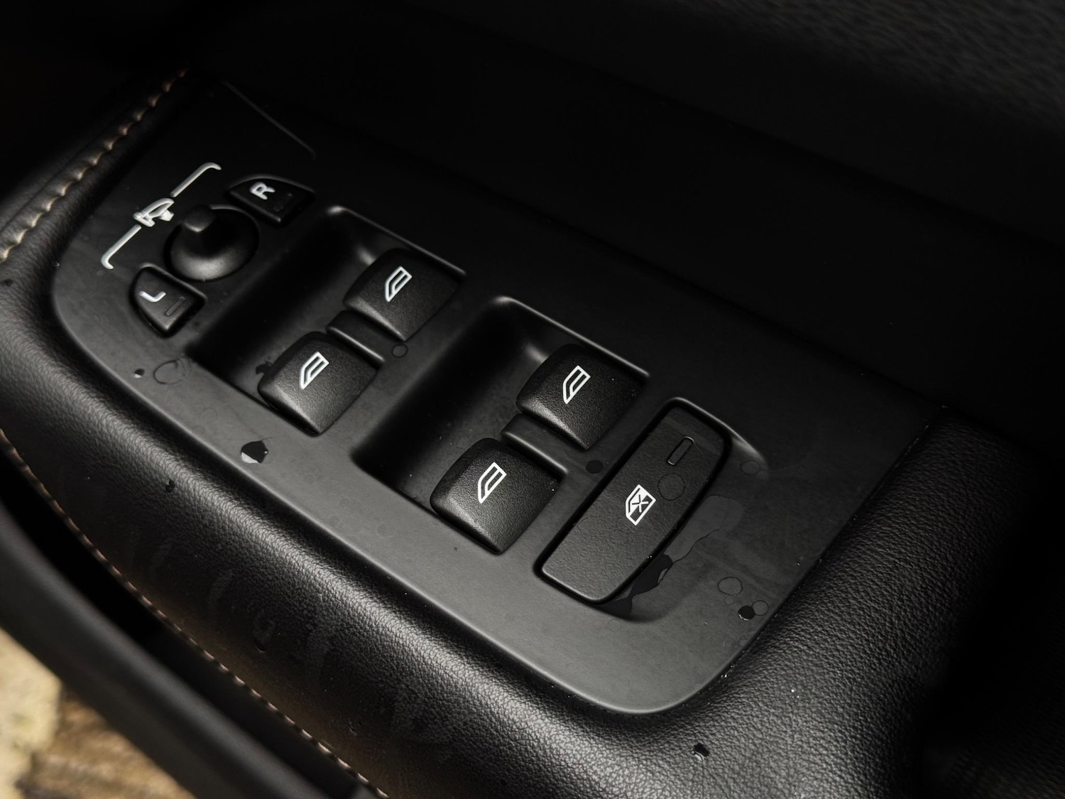 Used Volvo XC60 2019 for sale - 76561070: Photo 29