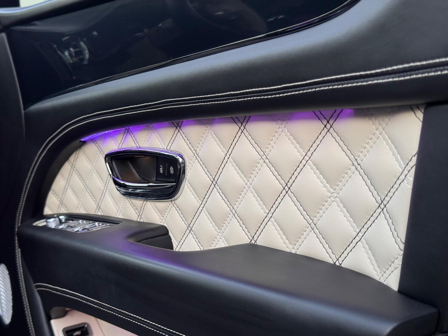 Used Bentley Bentayga 2020 for sale - 76562032: Photo 36