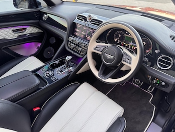 Used Bentley Bentayga 2020 for sale - 76562032: Photo