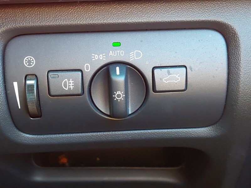 Used Volvo V40 2018 for sale - 78151268: Photo 13