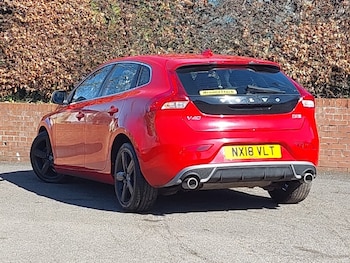Used Volvo V40 2018 for sale - 78151268: Photo