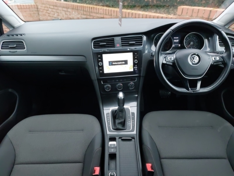 Used Volkswagen Golf 2017 for sale - 76983045: Photo 2