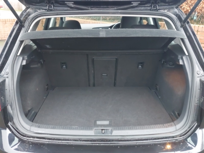 Used Volkswagen Golf 2017 for sale - 76983045: Photo 8