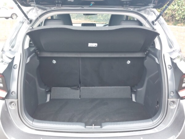 Used Mazda Mazda2 HYBRID 2023 for sale - 76058688: Photo 8