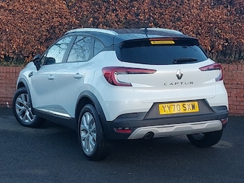 Used Renault Captur 2021 for sale - 76736938: Photo