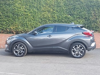 Used Toyota C-HR 2019 for sale - 79746940: Photo