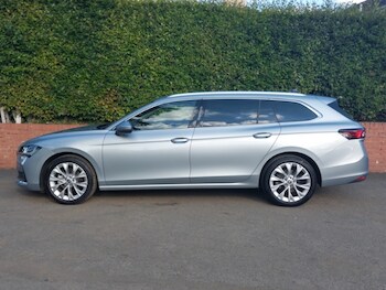 Used Skoda Superb 2024 for sale - 75725725: Photo