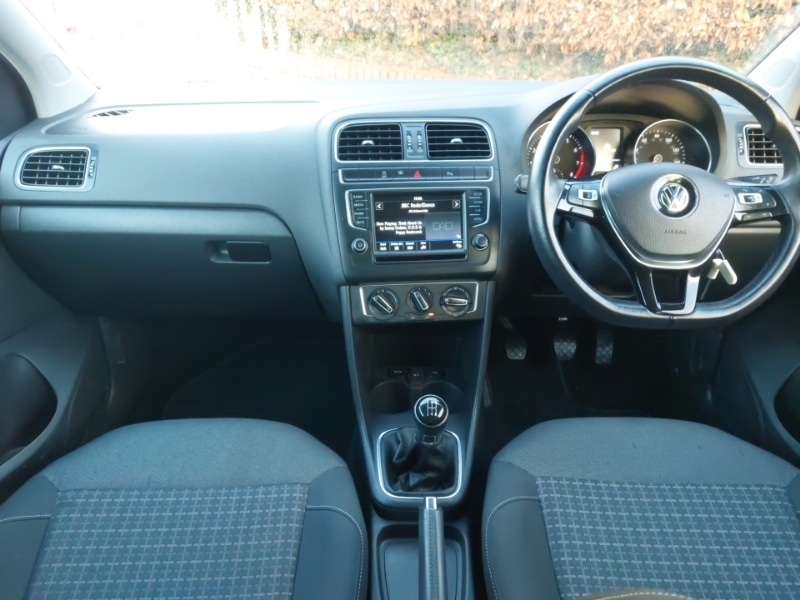 Used Volkswagen Polo 2016 for sale - 76741746: Photo 2