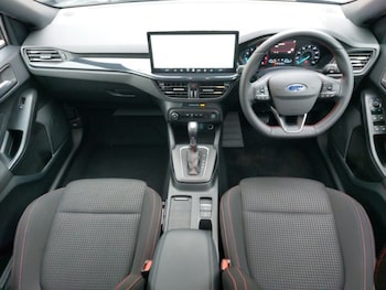Used Ford Focus 2023 for sale - 76275543: Photo 2