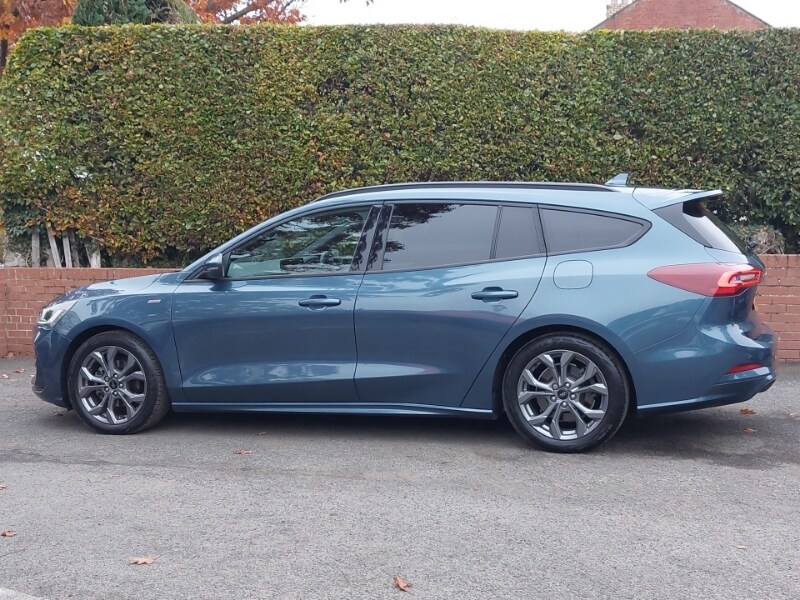 Used Ford Focus 2023 for sale - 76275543: Photo 4