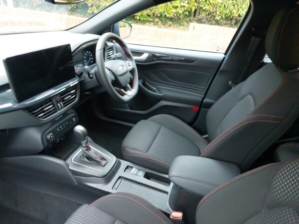 Used Ford Focus 2023 for sale - 76275543: Photo 5