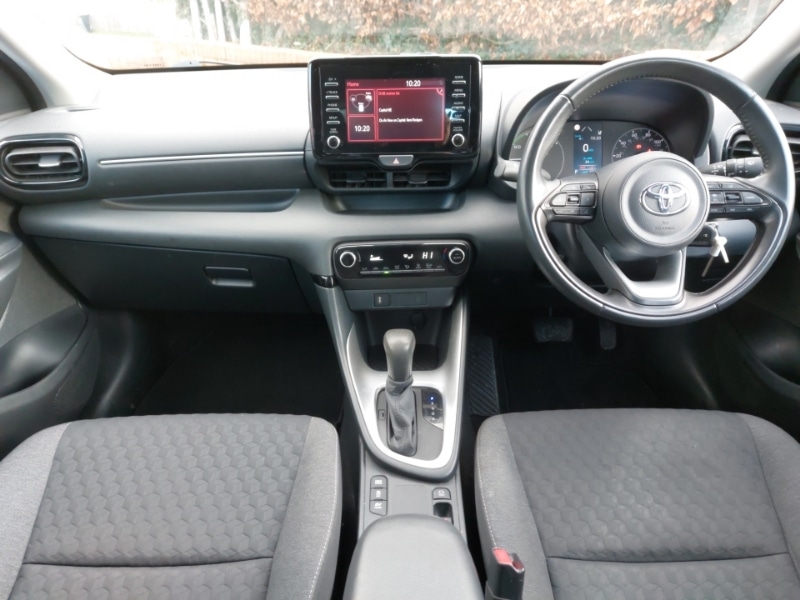 Used Toyota Yaris 2020 for sale - 77189902: Photo 2