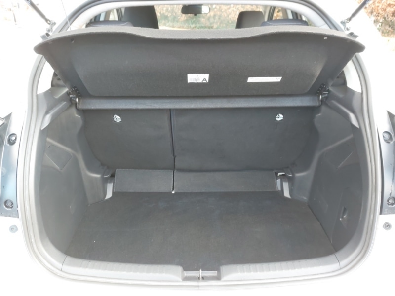 Used Toyota Yaris 2020 for sale - 77189902: Photo 8