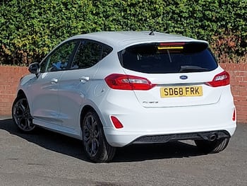 Used Ford Fiesta 2018 for sale - 79813200: Photo