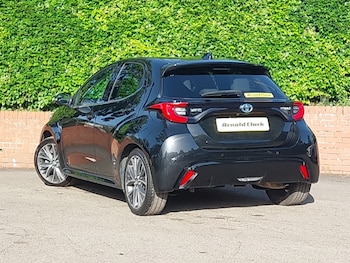 Used Toyota Yaris 2022 for sale - 78703991: Photo