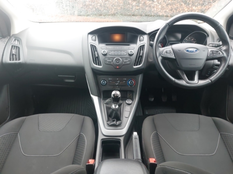 Used Ford Focus 2015 for sale - 78006115: Photo 2
