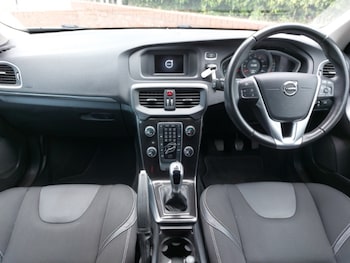 Used Volvo V40 2017 for sale - 78654100: Photo