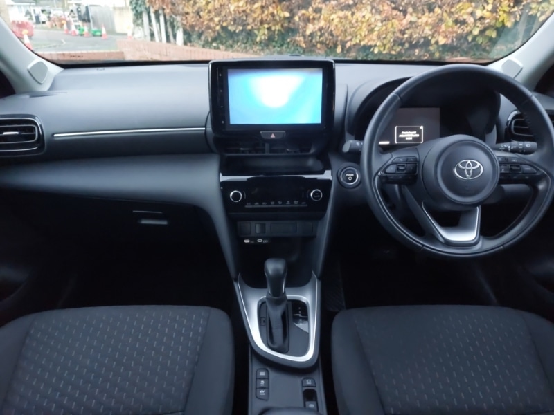 Used Toyota Yaris Cross 2024 for sale - 76483909: Photo 2