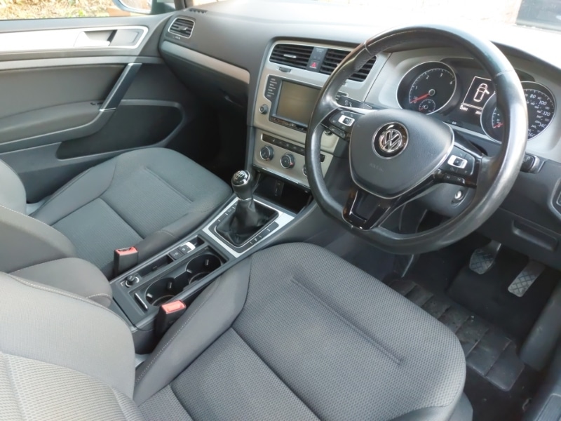 Used Volkswagen Golf 2017 for sale - 76864612: Photo 14