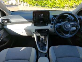Used Toyota Yaris 2022 for sale - 74712219: Photo