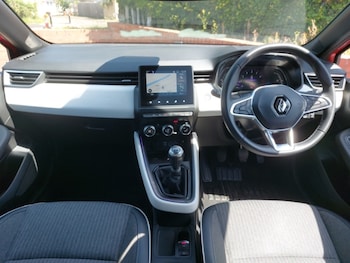 Used Renault Clio 2022 for sale - 79011162: Photo