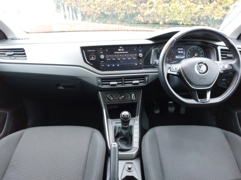 Used Volkswagen Polo 2018 for sale - 76418889: Photo 2