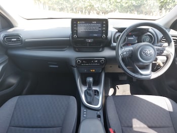 Used Toyota Yaris 2023 for sale - 79310682: Photo
