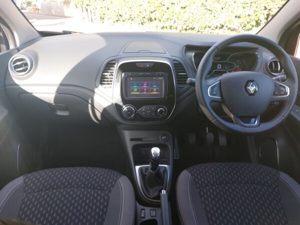 Used Renault Captur 2018 for sale - 76145573: Photo 2