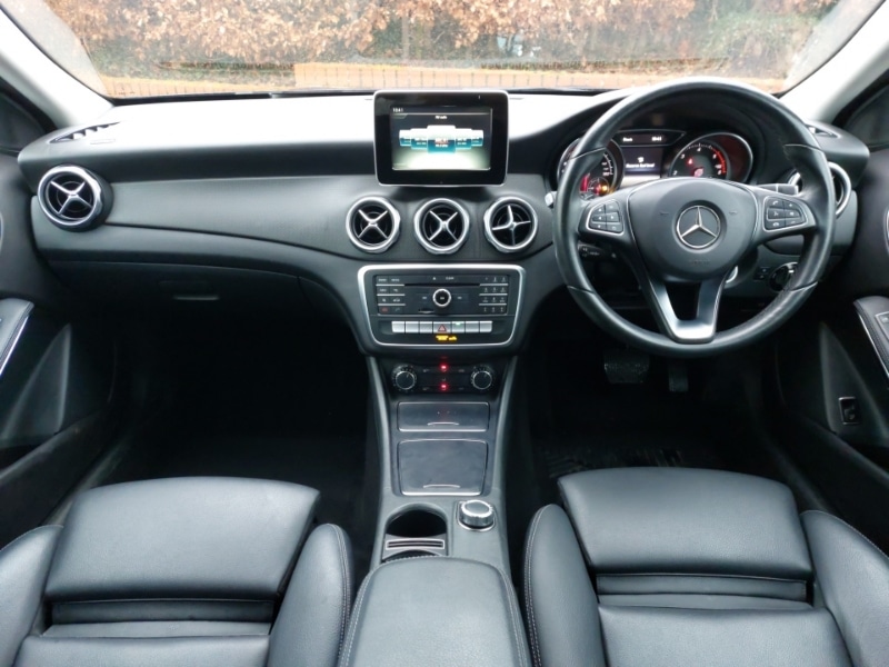 Used Mercedes-Benz GLA 2017 for sale - 77433738: Photo 2