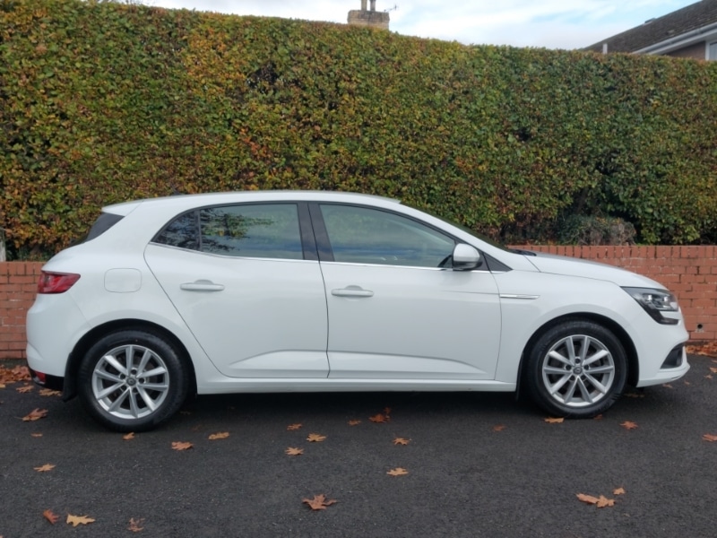 Used Renault Megane 2017 for sale - 76335640: Photo 12