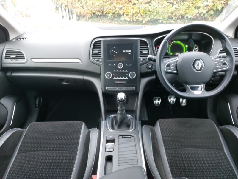 Used Renault Megane 2017 for sale - 76335640: Photo 2