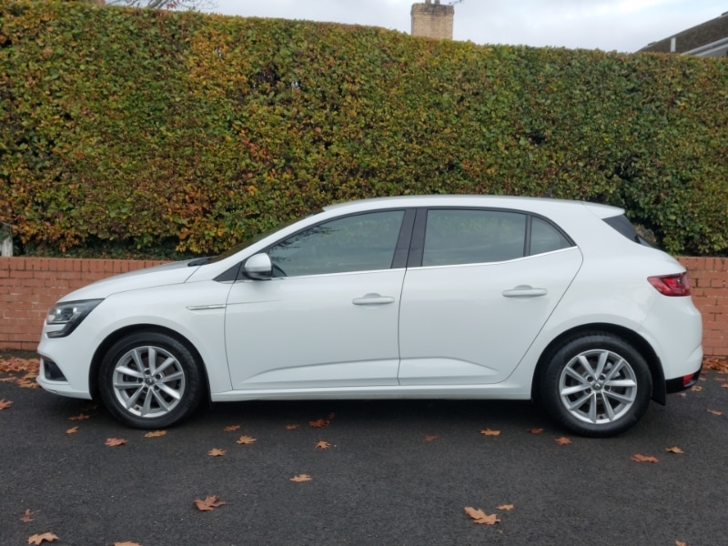 Used Renault Megane 2017 for sale - 76335640: Photo 4