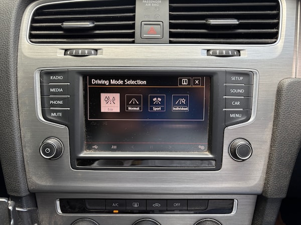 Used Volkswagen Golf 2015 for sale - 75689751: Photo 10