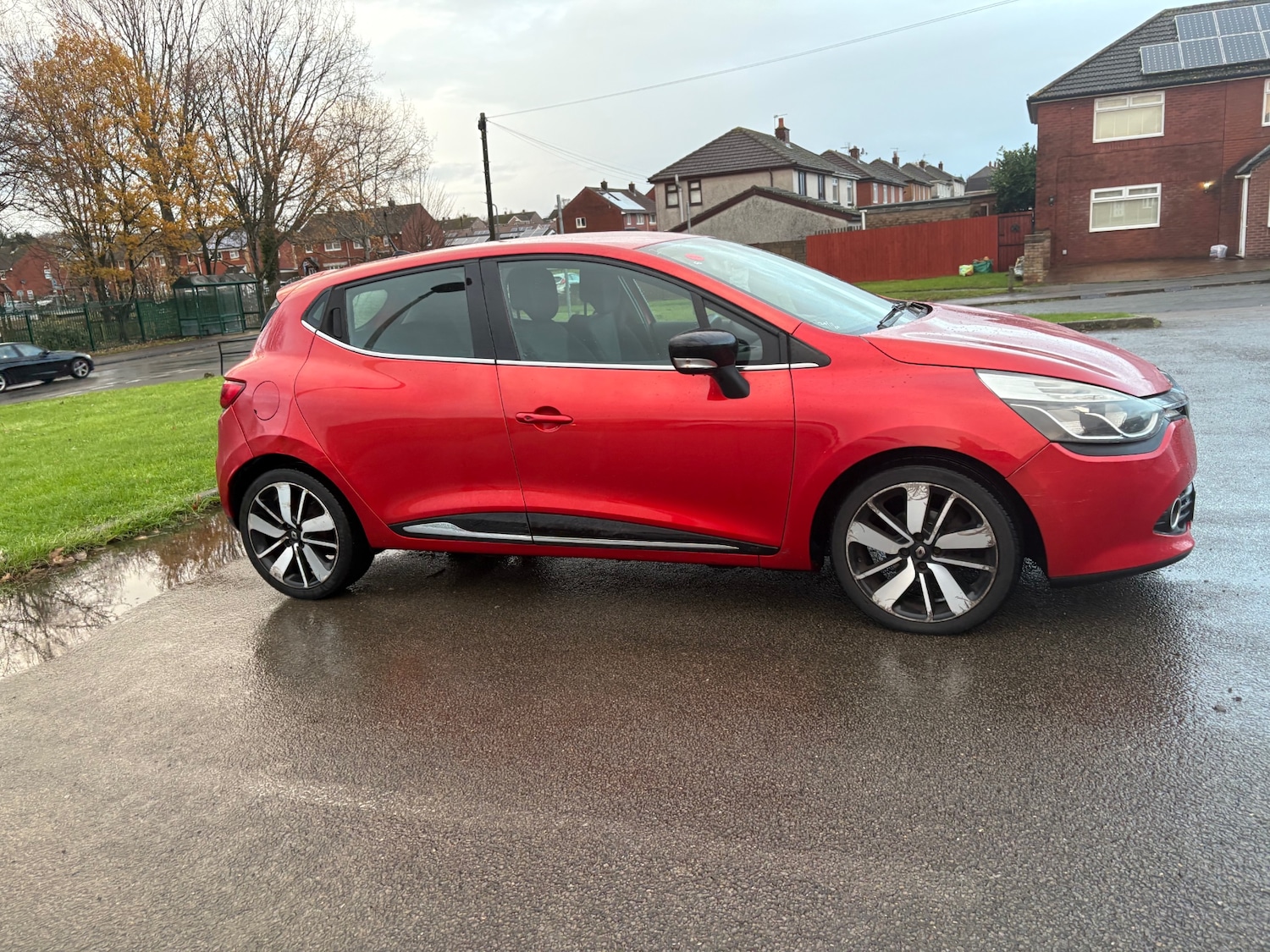 Used Renault Clio 2014 for sale - 76785376: Photo 2