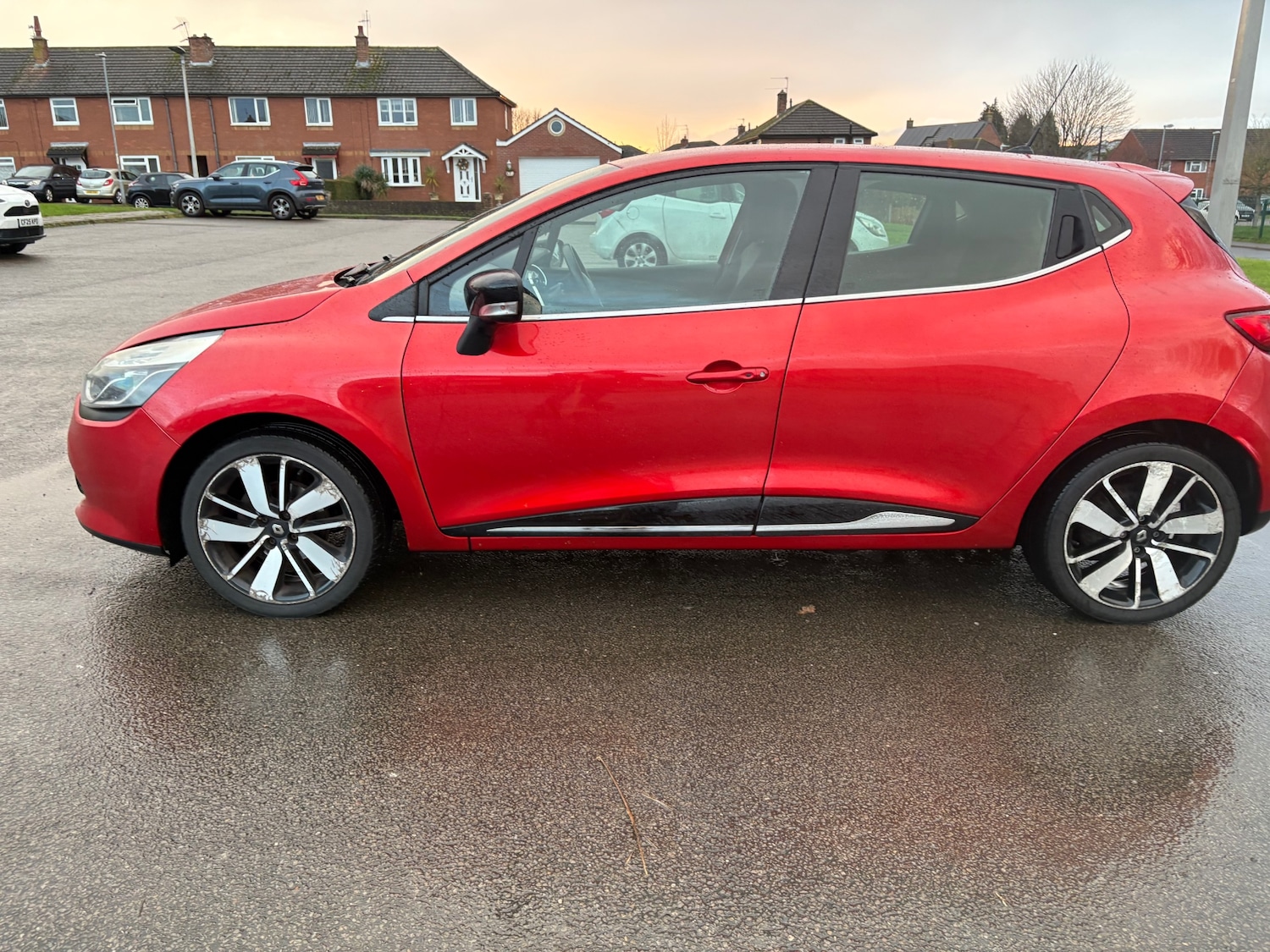 Used Renault Clio 2014 for sale - 76785376: Photo 4