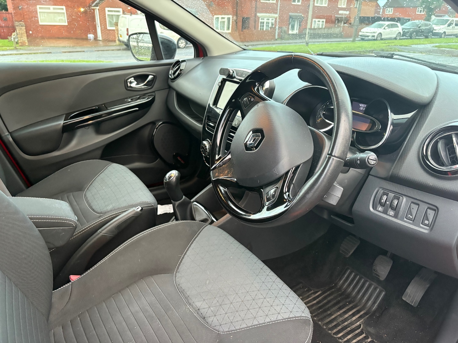 Used Renault Clio 2014 for sale - 76785376: Photo 8