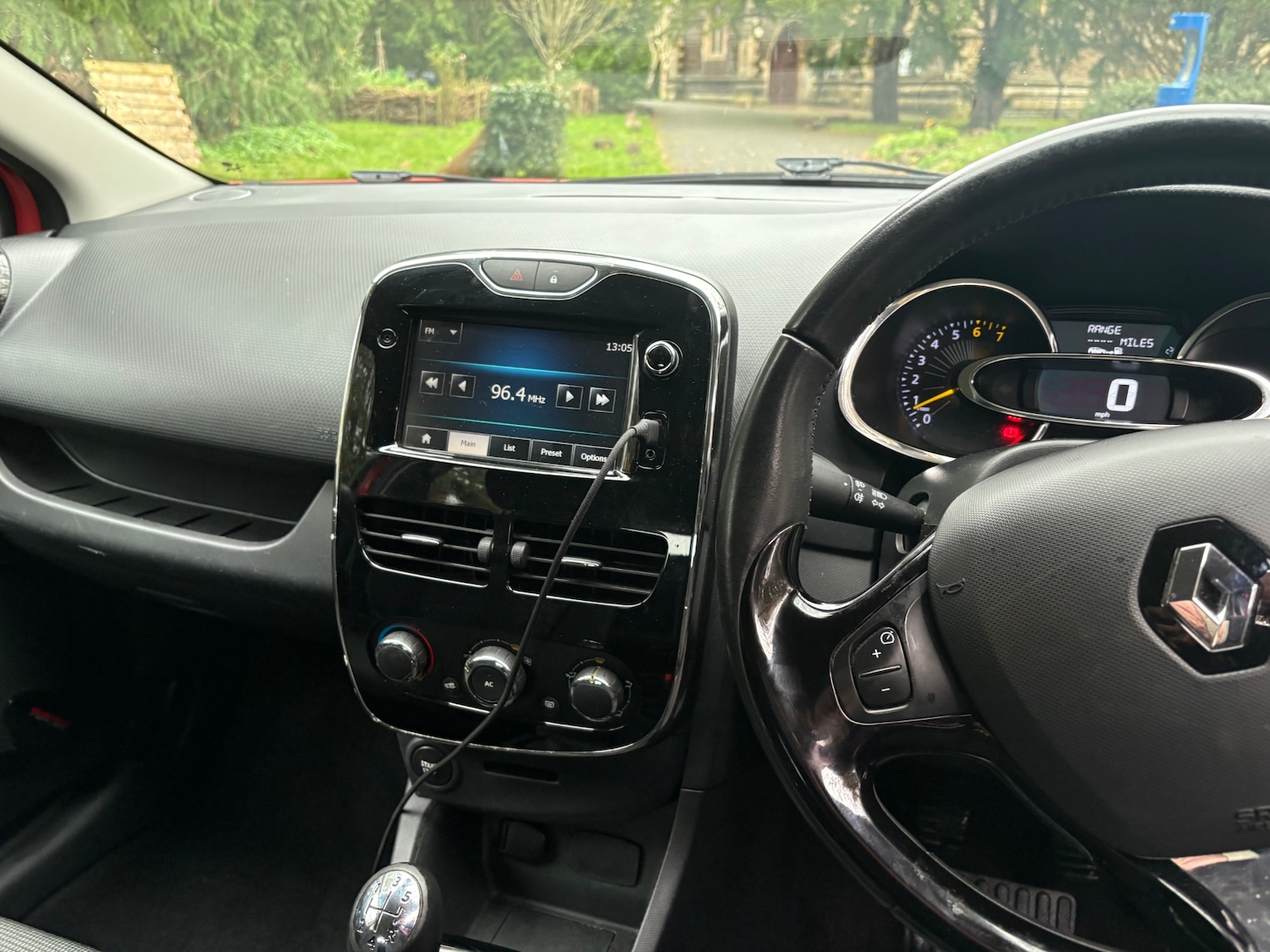 Used Renault Clio 2014 for sale - 76719783: Photo 9